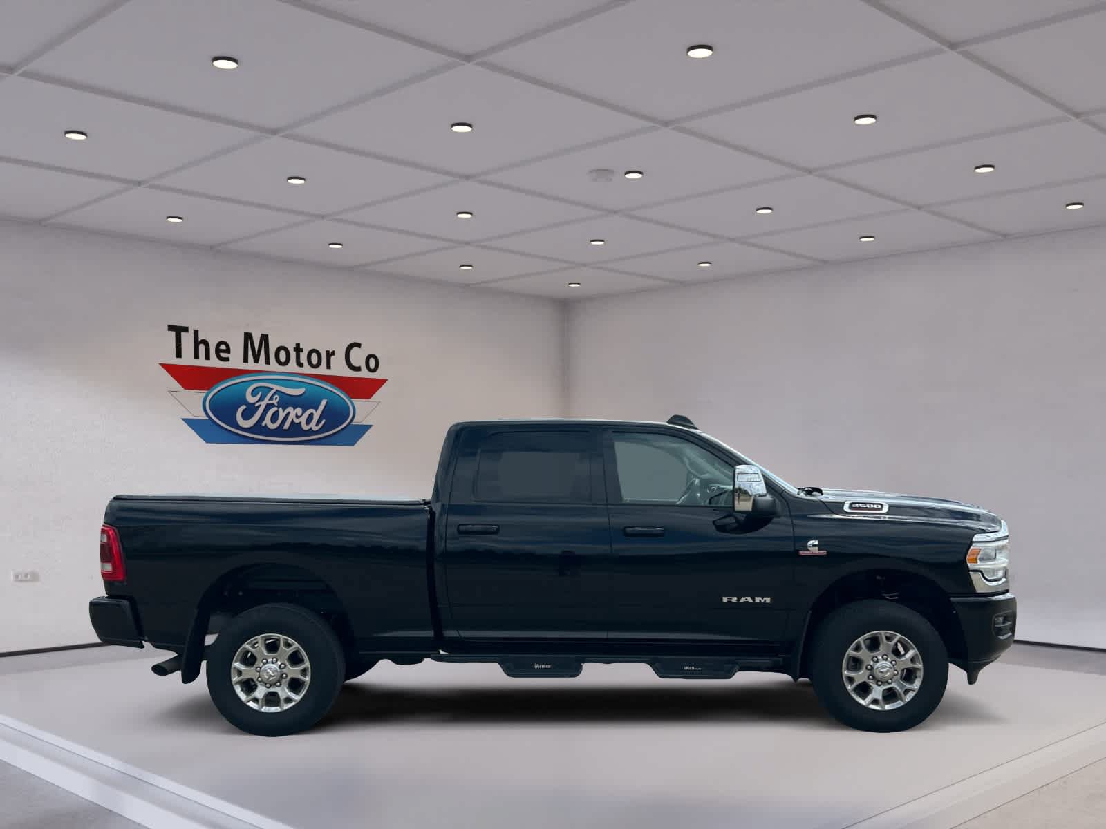 Used 2024 RAM 2500 Laramie AWD/4WD image 4