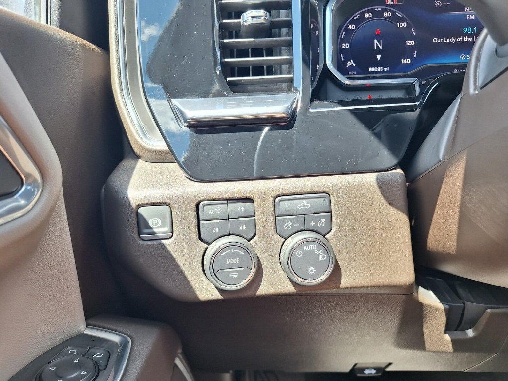 Used 2024 Chevrolet Silverado 1500 LT AWD/4WD image 18
