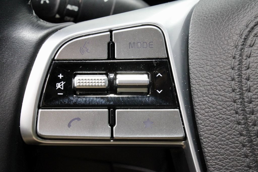Used 2025 Kia Telluride LX FWD image 28