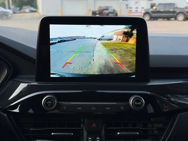 Certified 2025 Ford Escape ST-Line Select AWD/4WD image 4