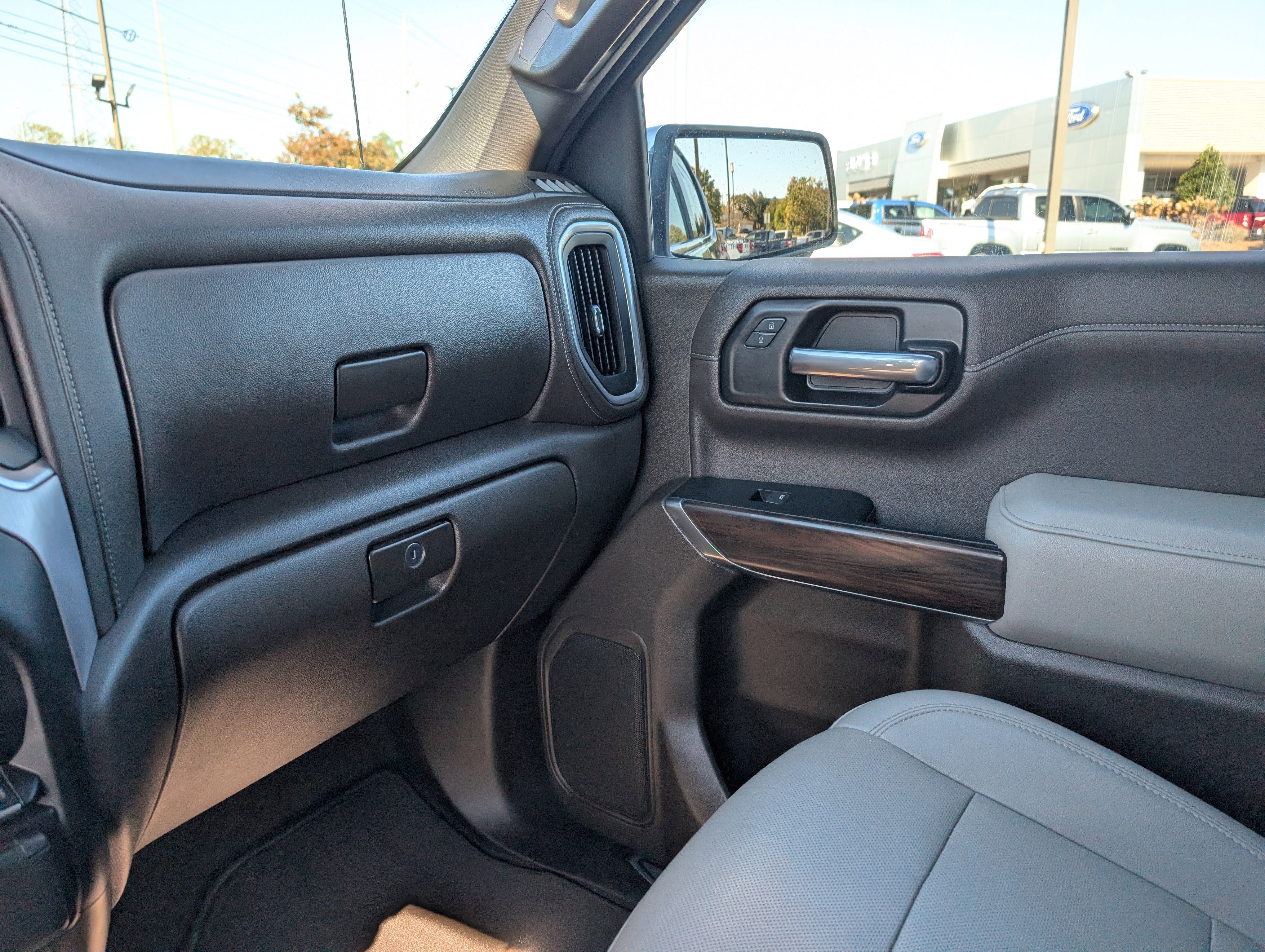 Used 2021 GMC Sierra 1500 SLT w/ X31 Off-Road Package image 29