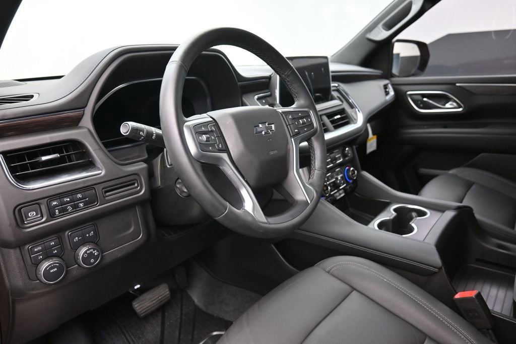 Used 2024 Chevrolet Suburban Z71 w/ Luxury Package AWD/4WD image 18