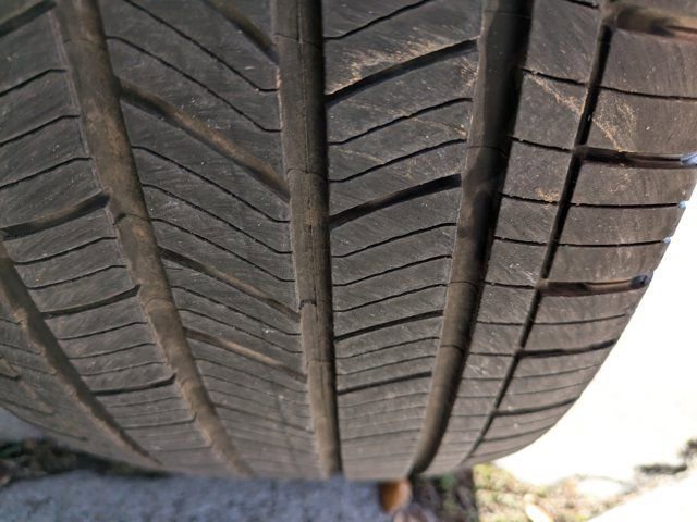 Certified 2025 Ford Explorer Platinum w/ LUX Leather Package image 12