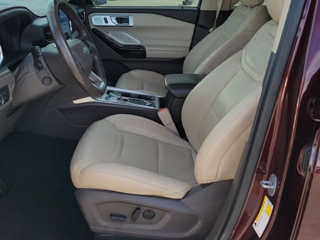 Certified 2022 Ford Explorer Platinum w/ Equipment Group 601A image 6