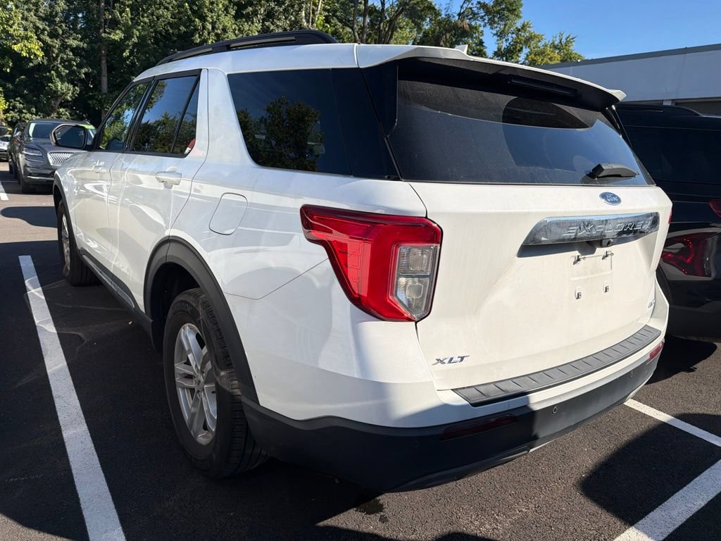 Certified 2023 Ford Explorer XLT w/ Equipment Group 202A AWD/4WD image 3