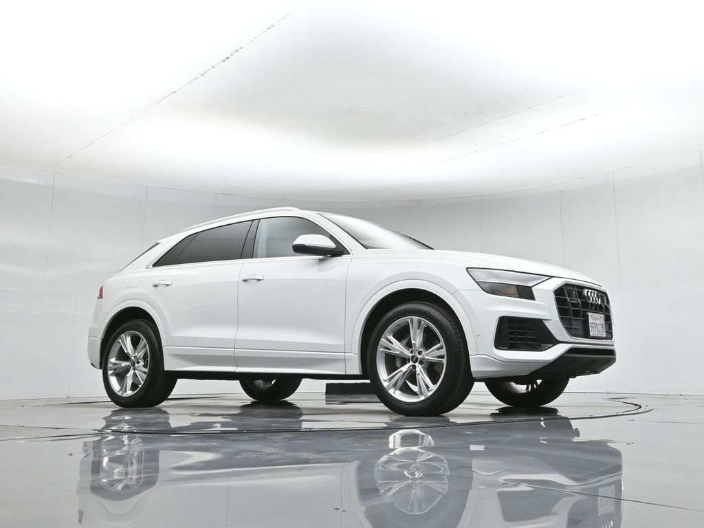 Used 2023 Audi Q8 Premium Plus image 2