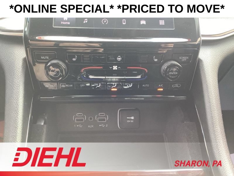 Used 2022 Jeep Grand Cherokee Laredo w/ Luxury Tech Group I AWD/4WD image 26
