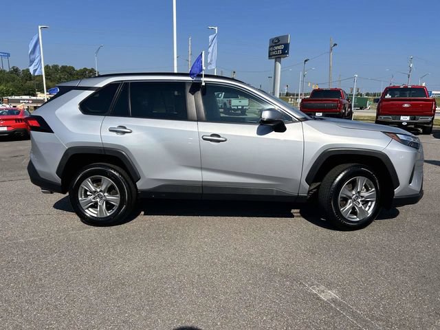 Used 2024 Toyota RAV4 XLE FWD image 2