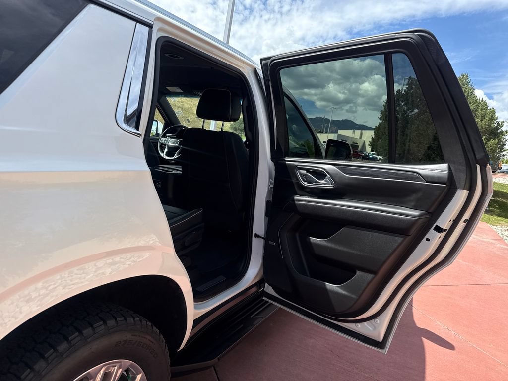 Used 2023 GMC Yukon SLT w/ SLT Luxury Package AWD/4WD image 26