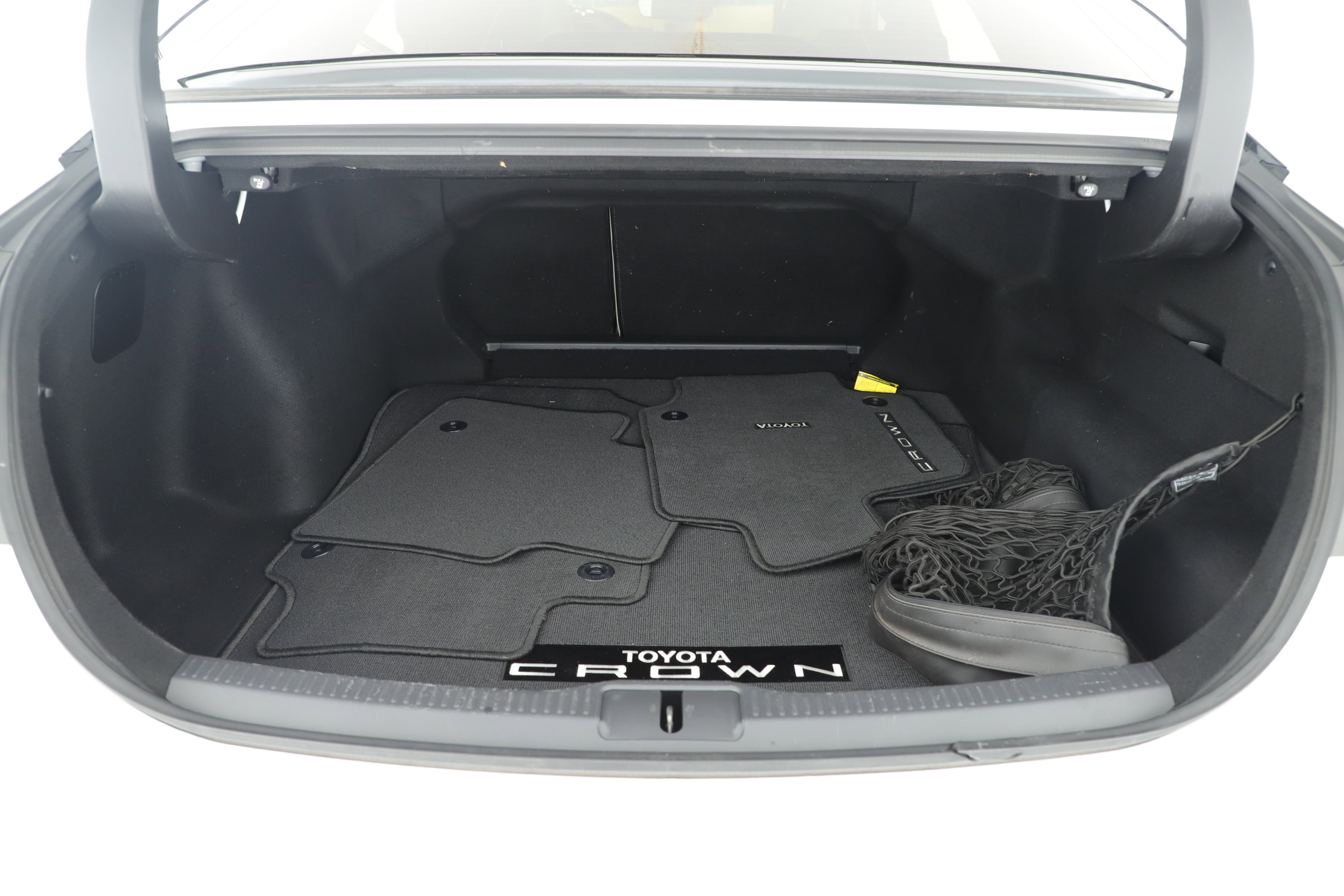 Used 2024 Toyota Crown Limited image 5