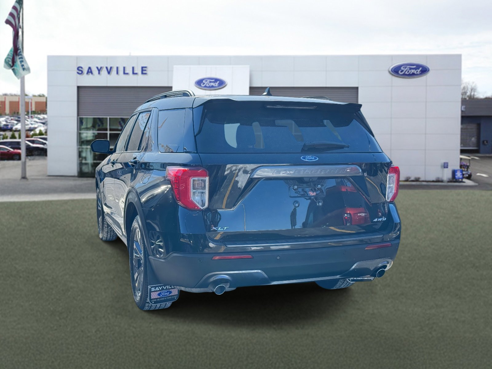 Certified 2022 Ford Explorer XLT w/ Equipment Group 202A image 5