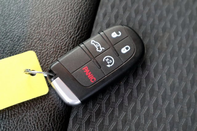 Used 2024 Jeep Compass Latitude image 35