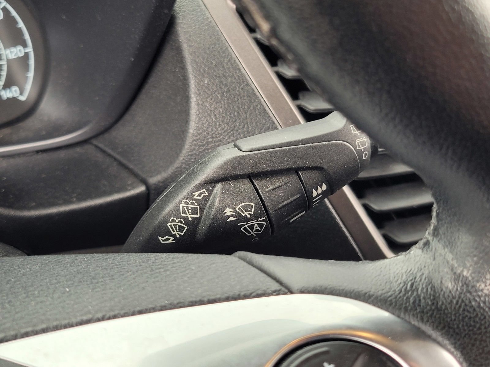 Certified 2023 Ford Transit Connect XLT FWD image 25