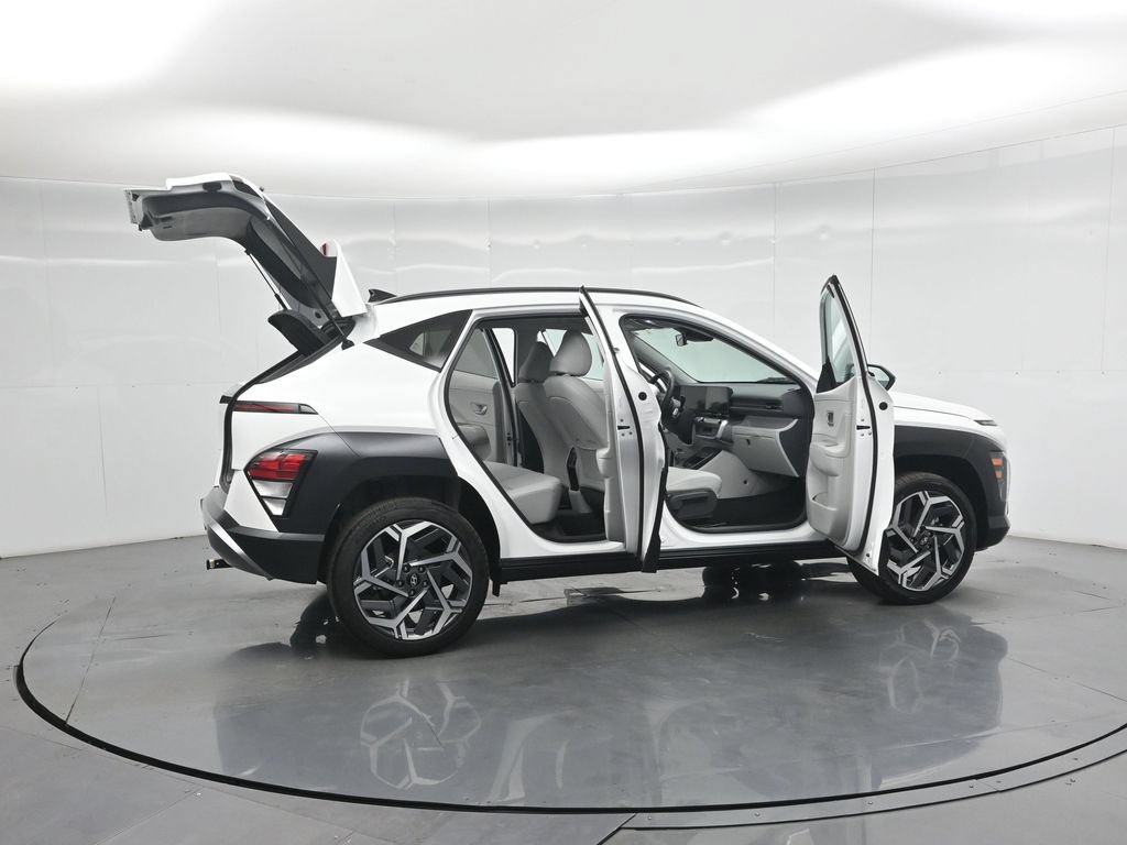 Used 2026 Hyundai Kona SEL Premium AWD/4WD image 4