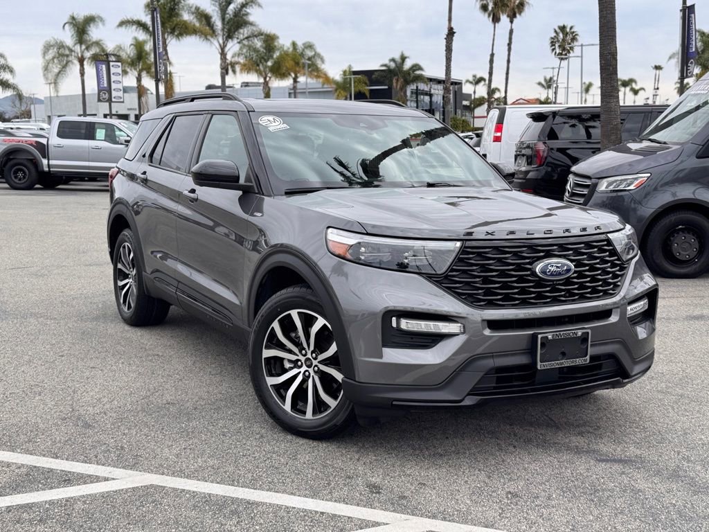 Certified 2023 Ford Explorer ST-Line w/ Class IV Trailer Tow Package image 2