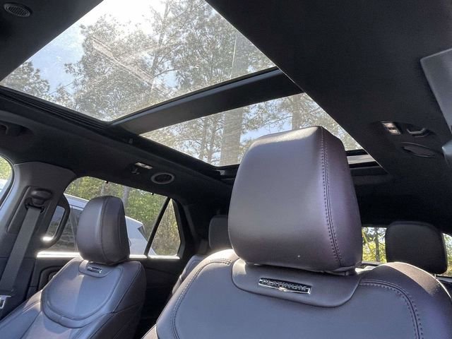 Certified 2025 Ford Explorer Platinum image 18
