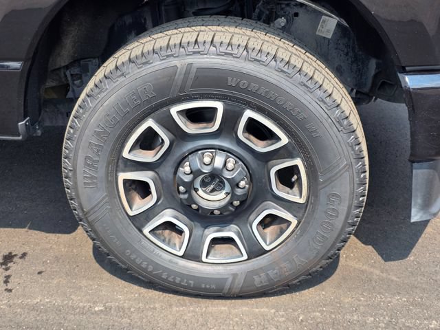 Certified 2024 Ford F250 Platinum w/ FX4 Off-Road Package AWD/4WD image 6