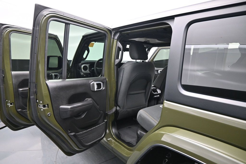 Used 2024 Jeep Wrangler Unlimited w/ Convenience Group AWD/4WD image 15