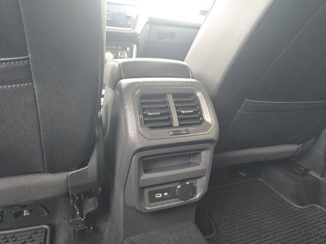 Used 2021 Volkswagen Tiguan SE image 23