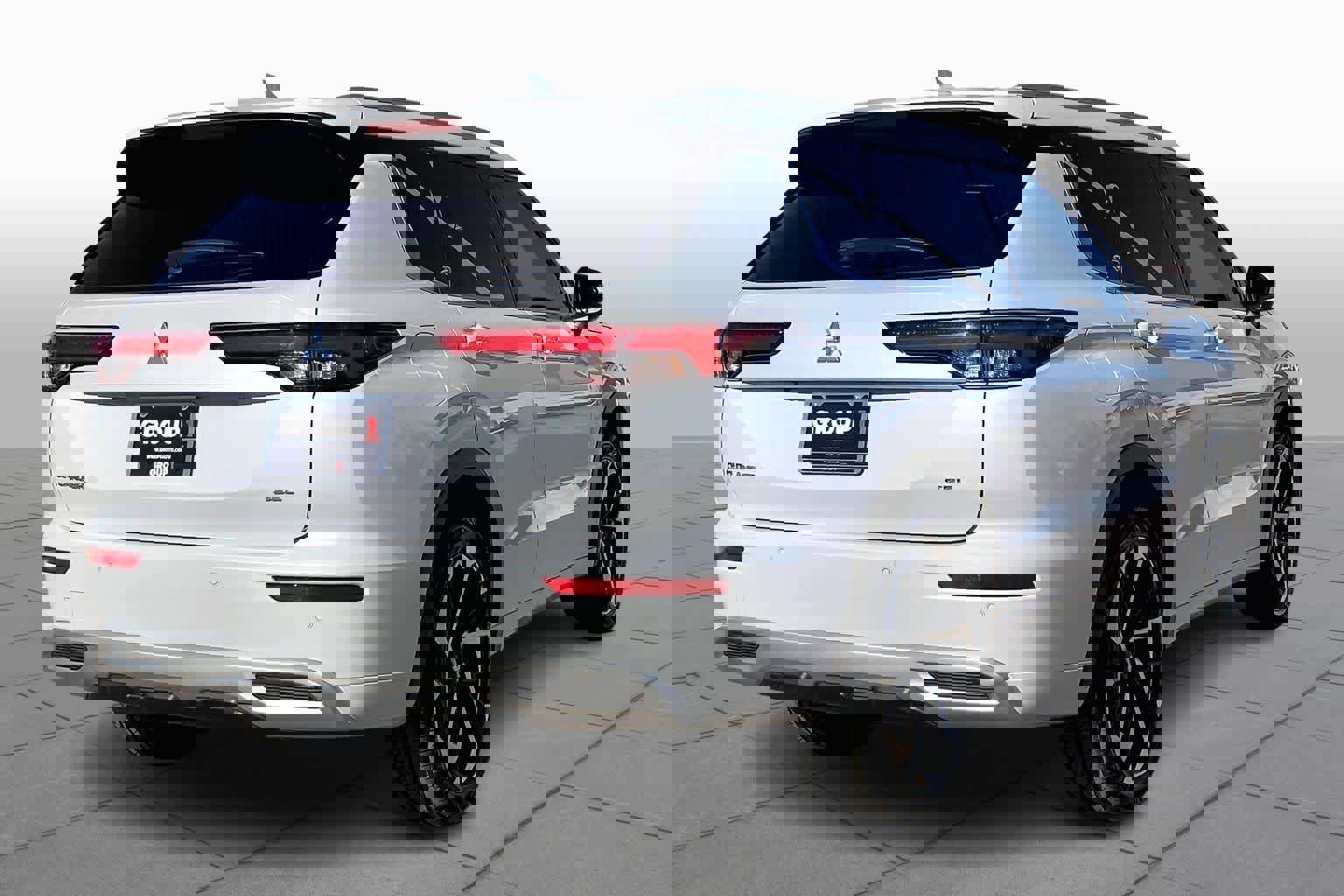 Used 2023 Mitsubishi Outlander SEL image 12