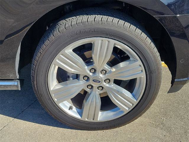 Certified 2024 Ford Expedition Platinum image 7