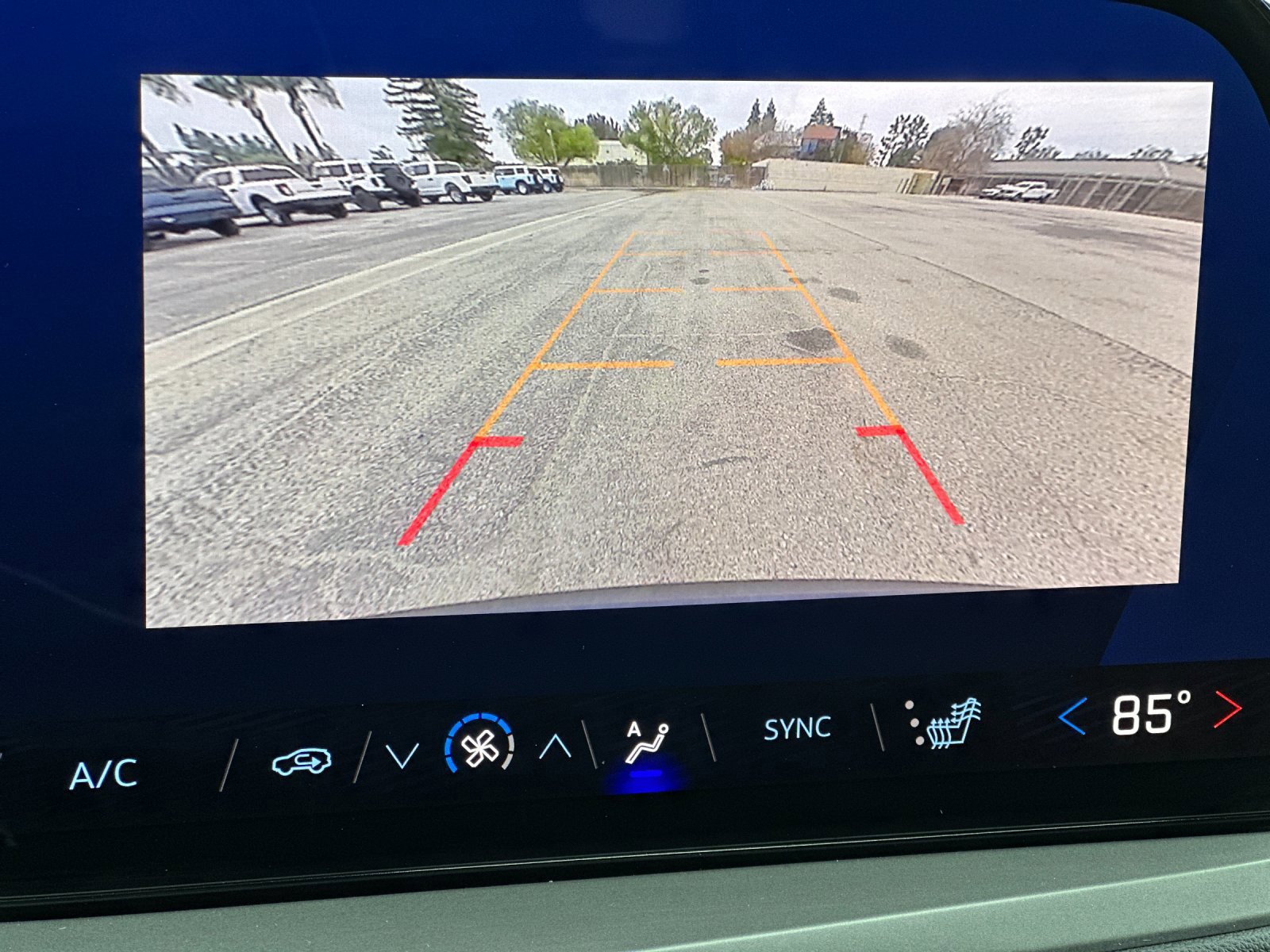 Used 2025 Chevrolet Traverse LT image 20