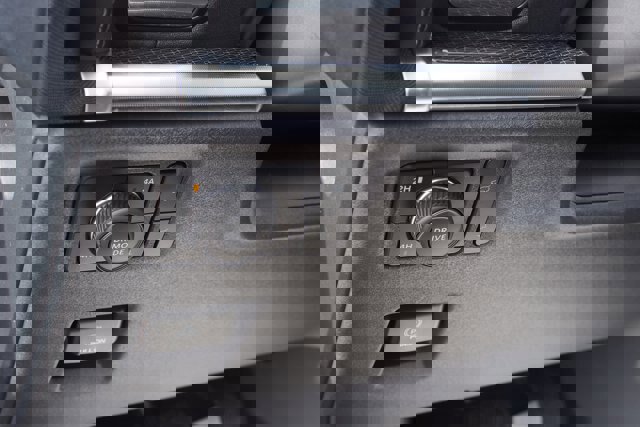 Certified 2025 Ford Expedition Platinum w/ Stealth Performance Package image 28