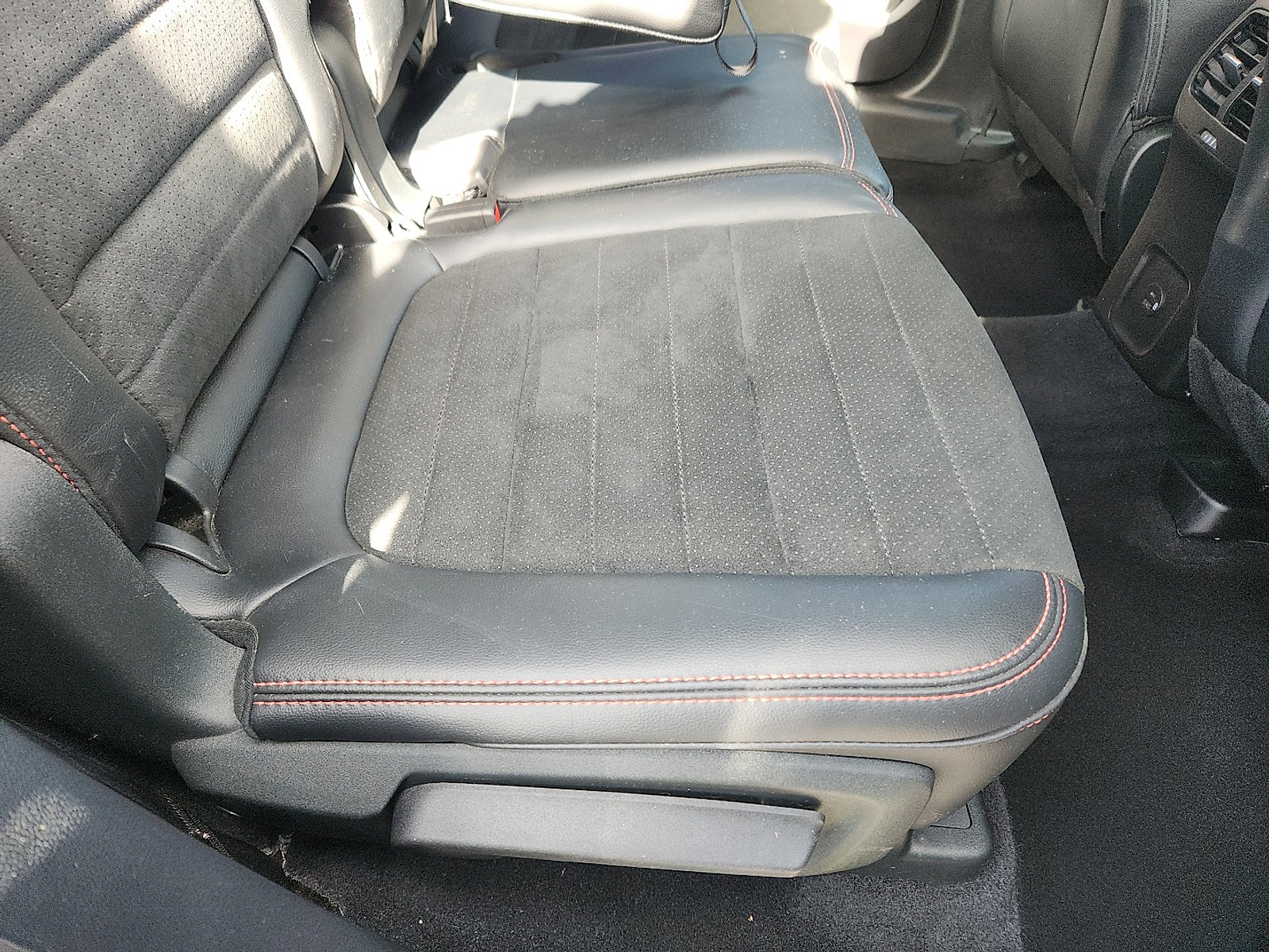 Certified 2022 Ford Escape SEL w/ SEL Stealth AWD Package image 33