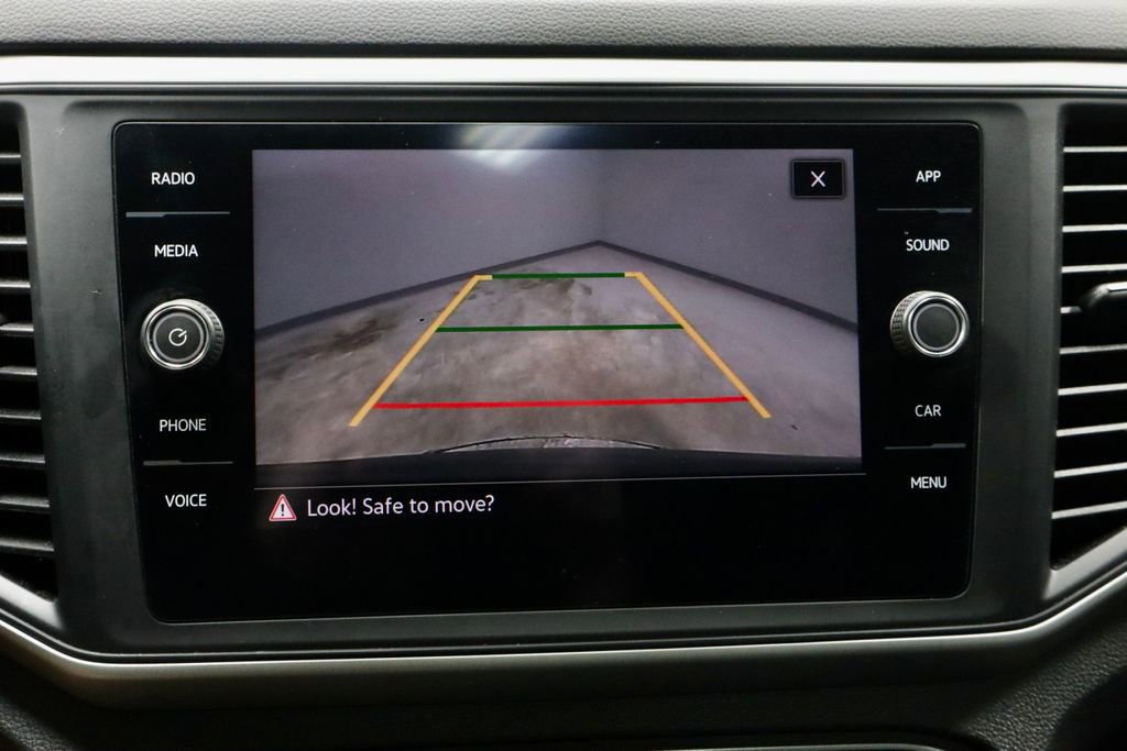 Used 2021 Volkswagen Atlas Cross Sport SE w/ Panoramic Sunroof Package image 2