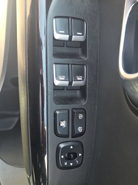 Used 2017 Kia Soul + w/ Audio Package FWD image 17