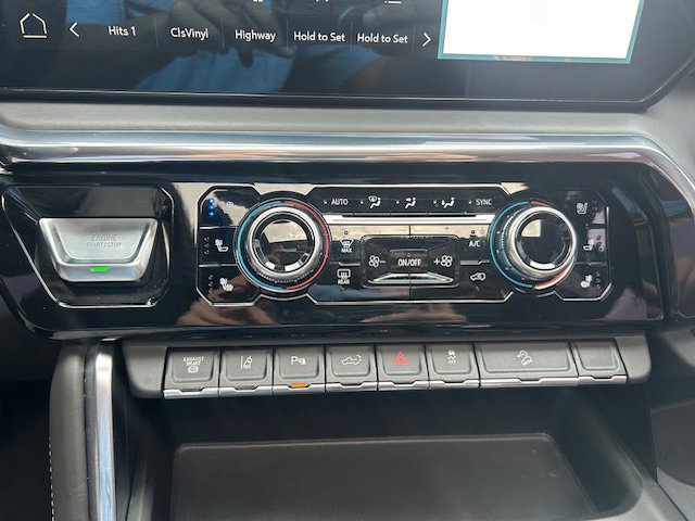 Used 2024 GMC Sierra 2500 Denali Ultimate AWD/4WD image 31