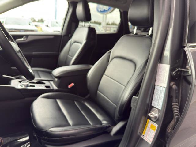 Certified 2025 Ford Escape Platinum AWD/4WD image 16