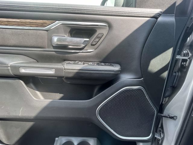 Used 2019 RAM 1500 Laramie AWD/4WD image 12