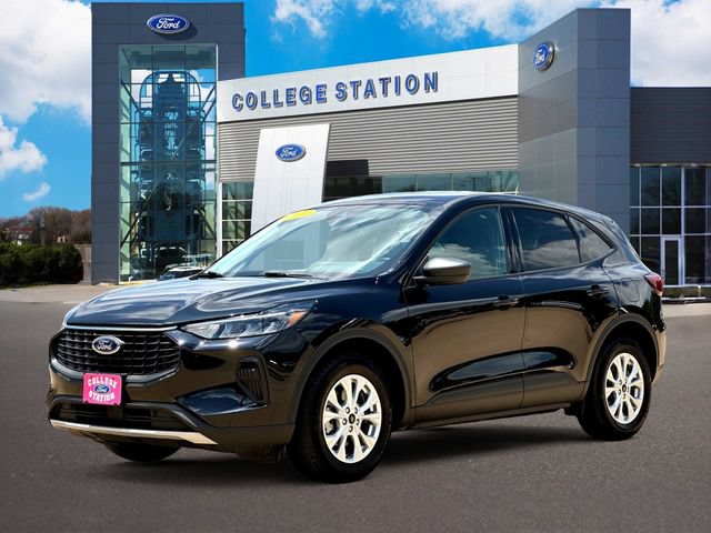 Certified 2025 Ford Escape Active w/ Tech Pack #1 FWD image 2