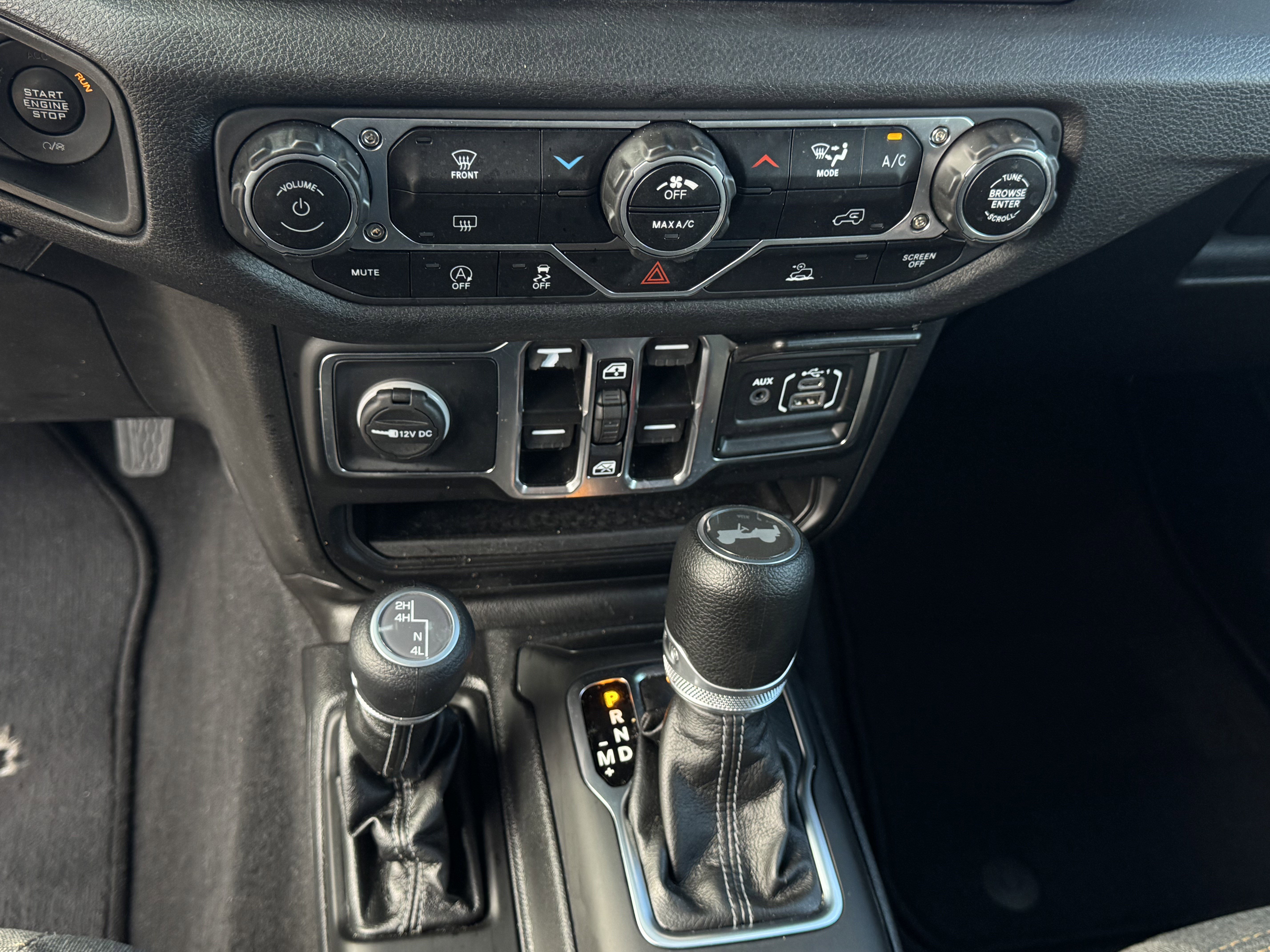 Used 2025 Jeep Wrangler Sport S image 21