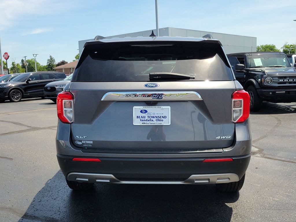 Certified 2022 Ford Explorer XLT w/ Equipment Group 202A AWD/4WD image 5