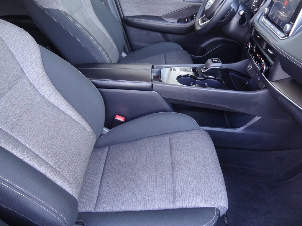 Used 2023 Nissan Rogue SV image 17