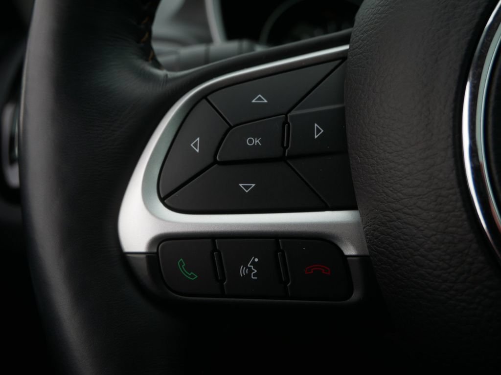 Used 2018 Jeep Compass Limited w/ Navigation Group AWD/4WD image 19