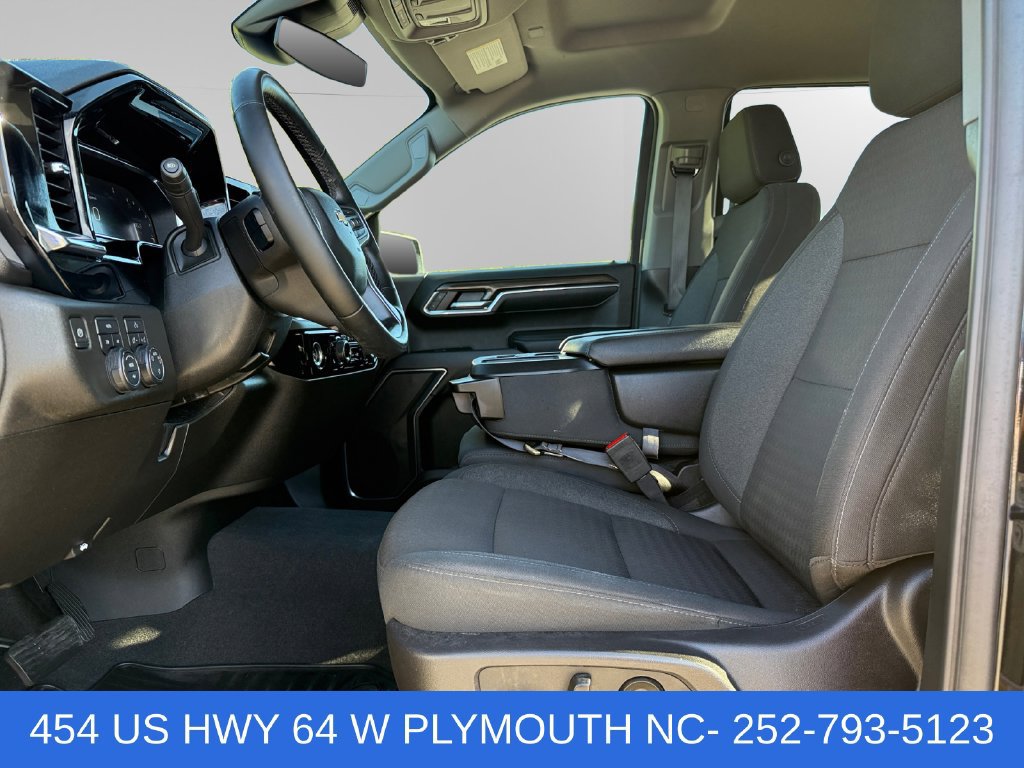 Used 2024 Chevrolet Silverado 1500 LT AWD/4WD image 9
