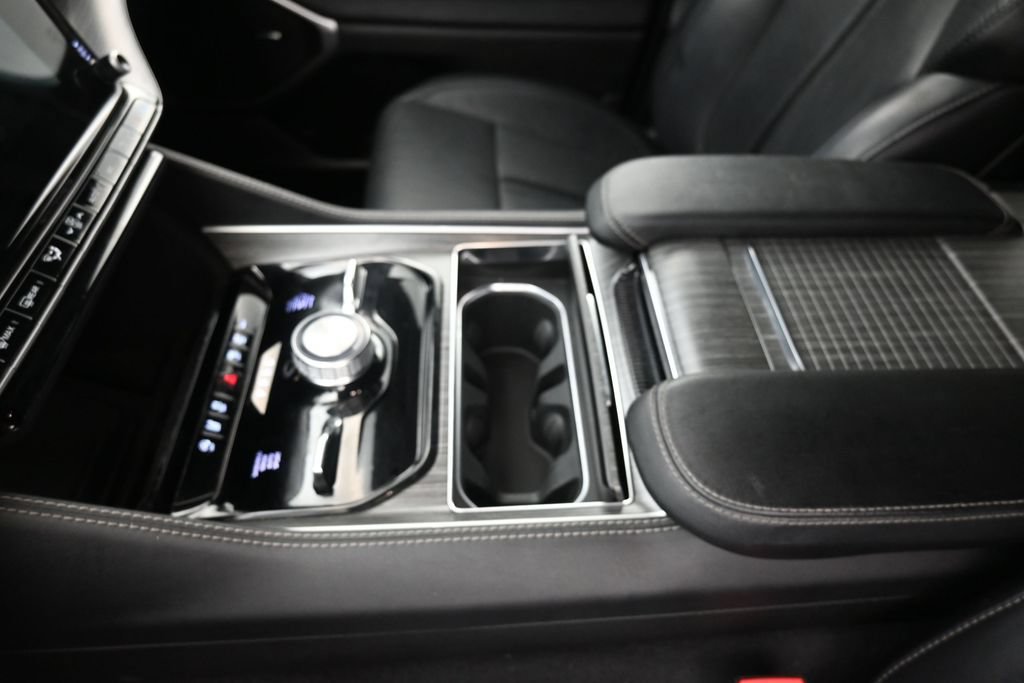 Used 2024 Jeep Wagoneer Series III AWD/4WD image 20