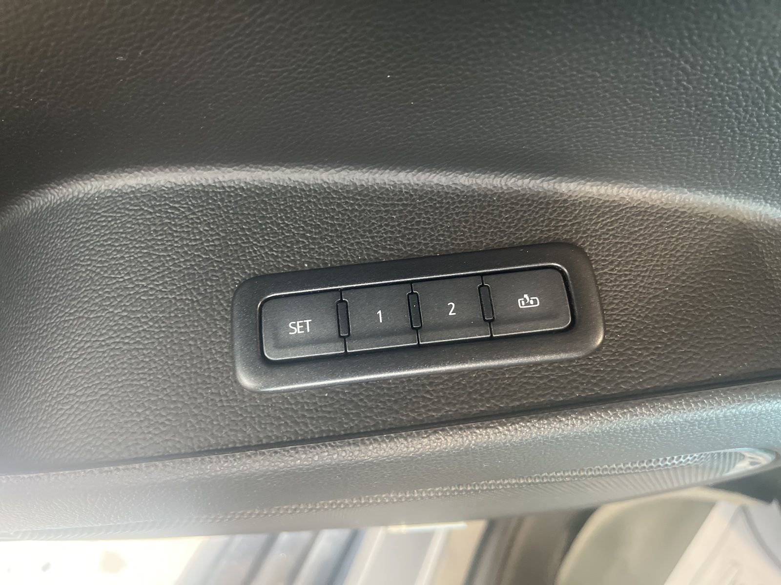 Used 2019 Chevrolet Suburban LT AWD/4WD image 16