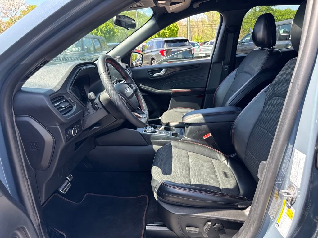 Certified 2023 Ford Escape ST-Line w/ Tech Pack #1 AWD/4WD image 15