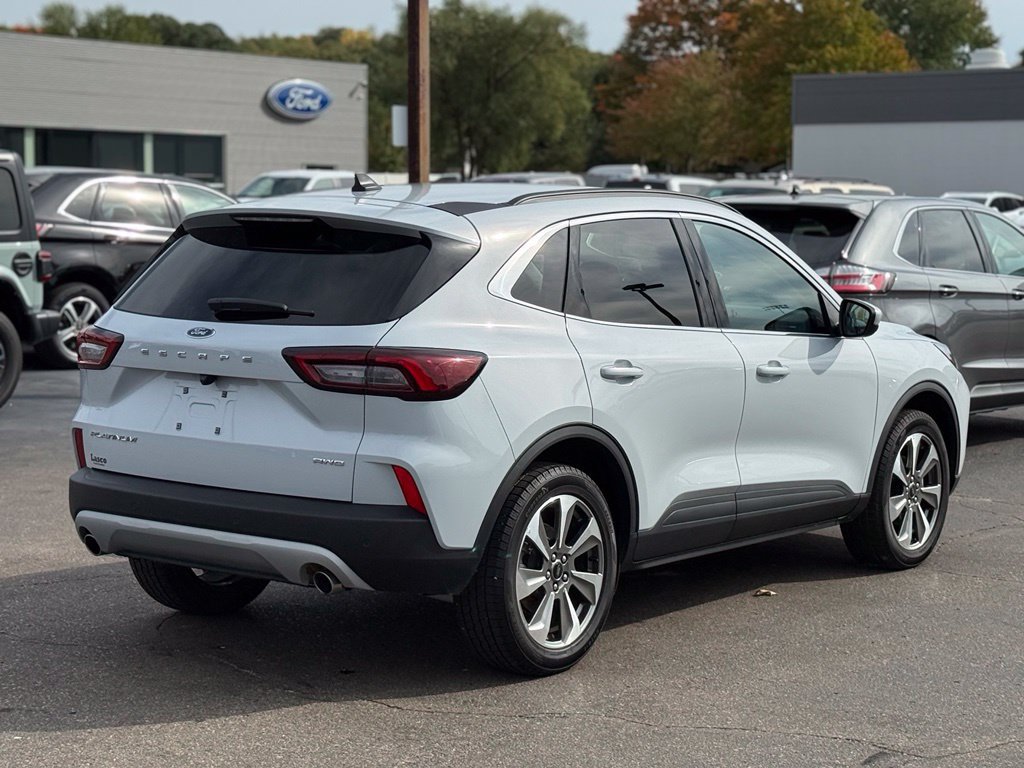 Certified 2025 Ford Escape Platinum AWD/4WD image 34