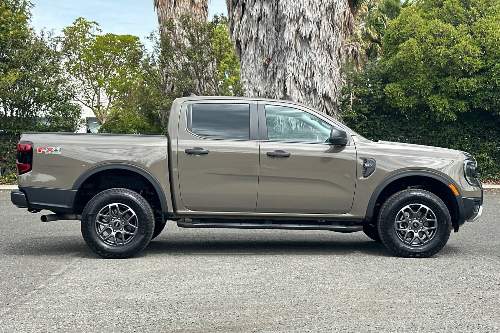 Certified 2025 Ford Ranger XLT w/ FX4 Off-Road Package AWD/4WD image 2