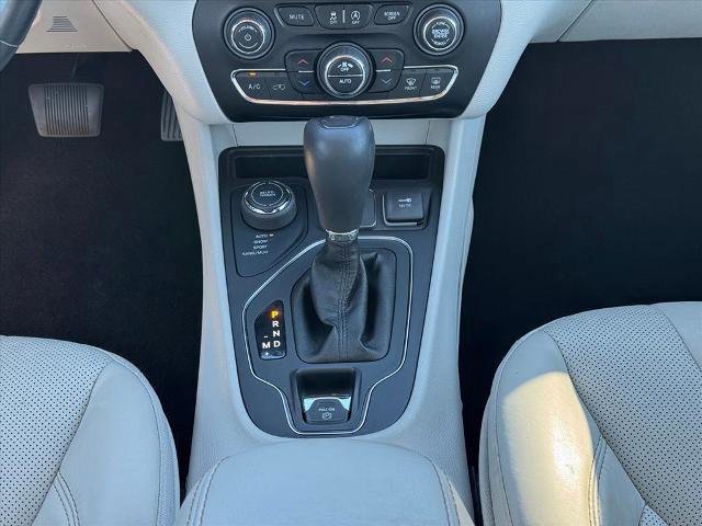 Used 2021 Jeep Cherokee Latitude Lux w/ Sun & Sound Group image 19