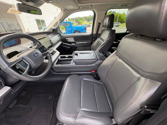 Certified 2025 Ford Expedition Active AWD/4WD image 12