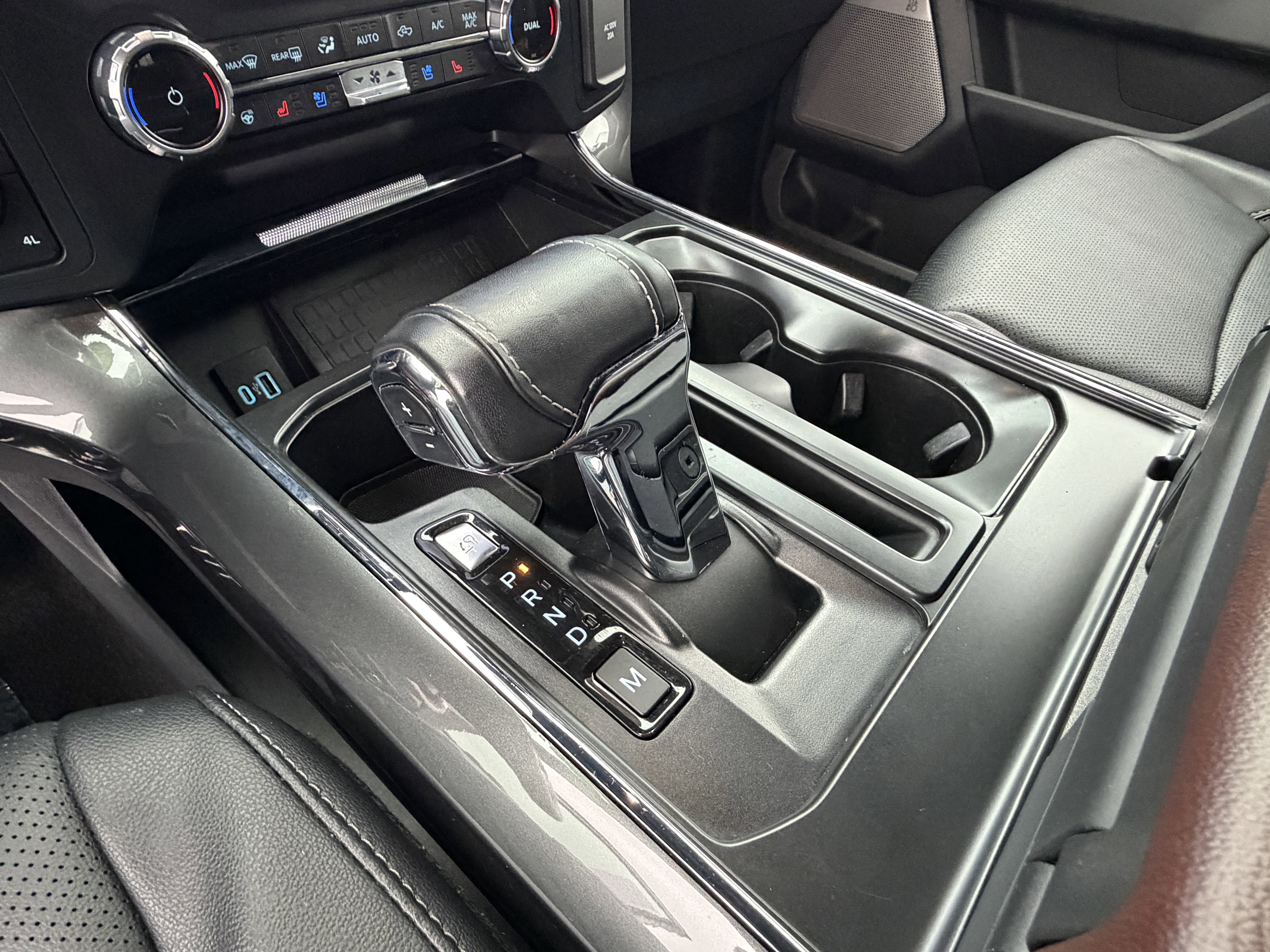 Certified 2022 Ford F150 Lariat w/ Equipment Group 502A High image 19