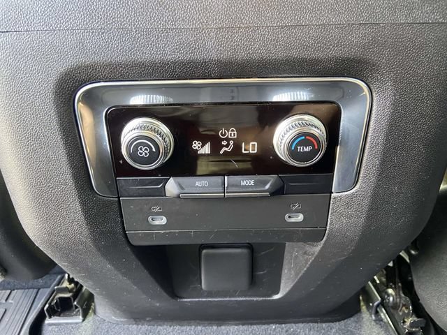 Used 2023 GMC Yukon XL SLT RWD image 14
