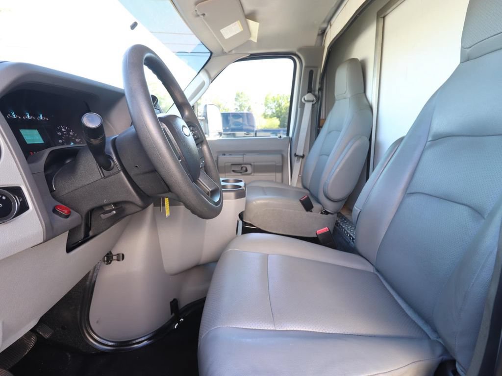 Certified 2024 Ford E-450 and Econoline 450 Super Duty w/ Power Windows & Locks Group RWD image 15