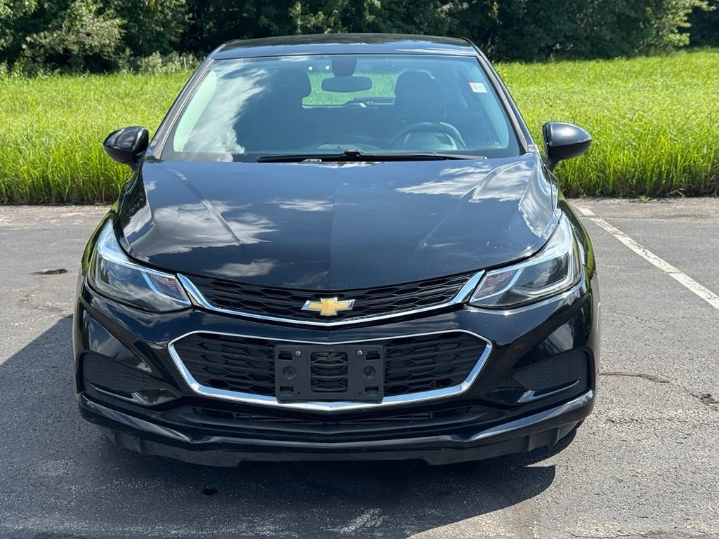 Used 2017 Chevrolet Cruze LT FWD image 3